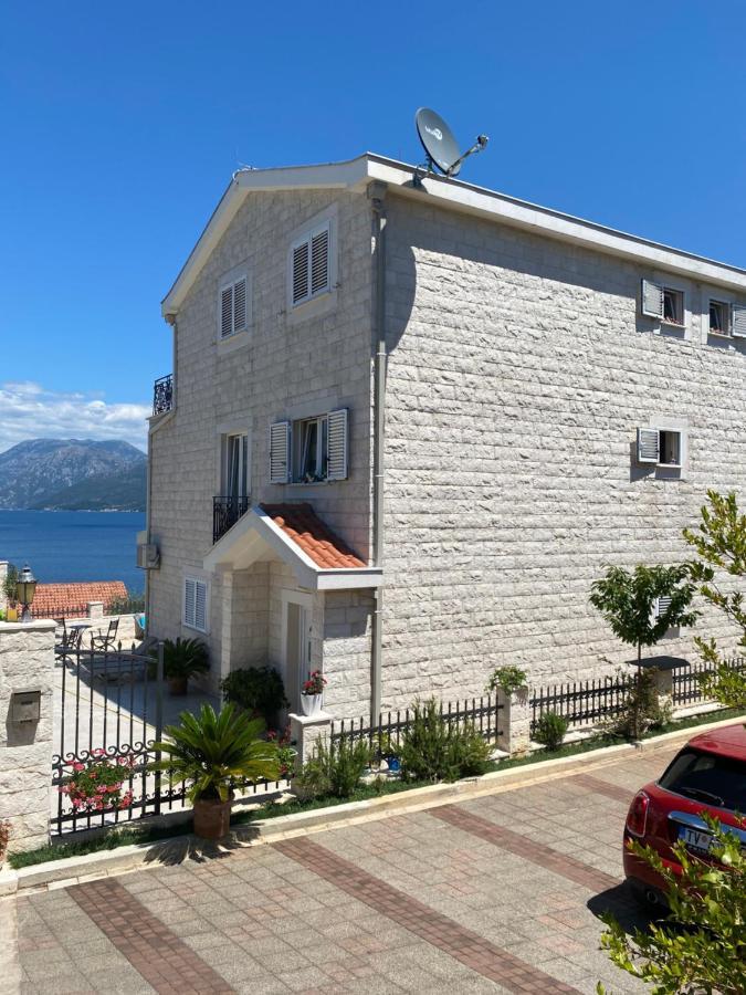 Villa Mare Apartments Tivat Eksteriør billede