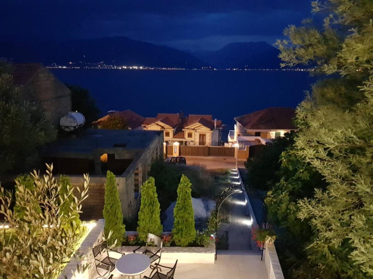 Villa Mare Apartments Tivat Eksteriør billede