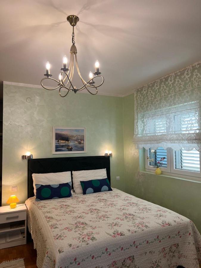 Villa Mare Apartments Tivat Eksteriør billede