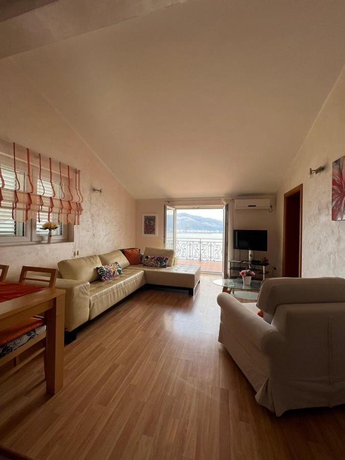Villa Mare Apartments Tivat Eksteriør billede