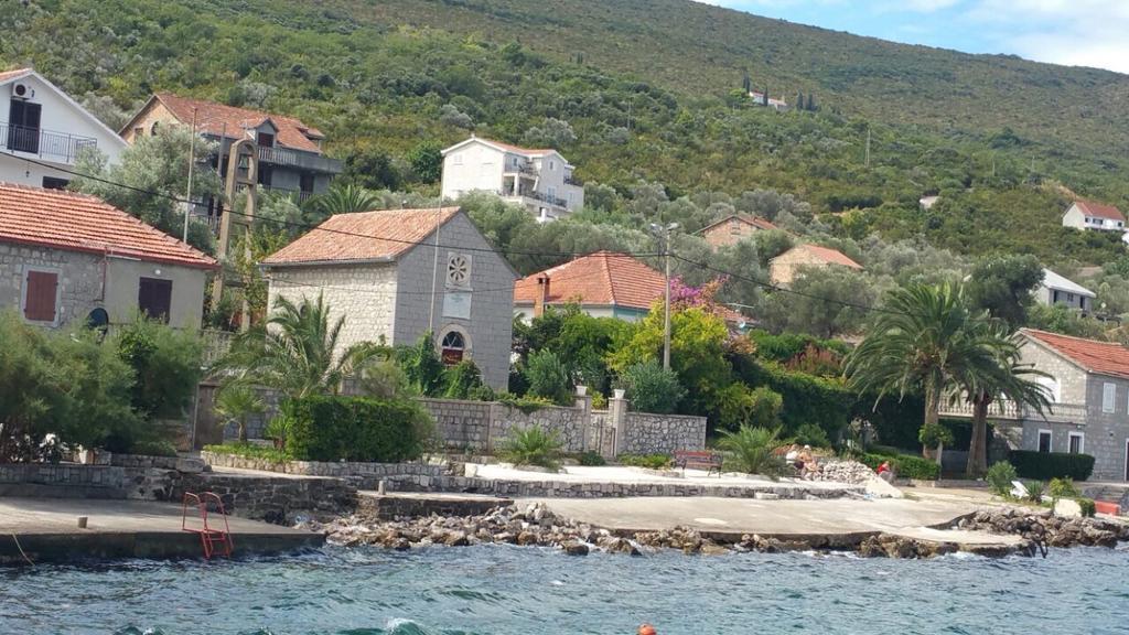 Villa Mare Apartments Tivat Eksteriør billede