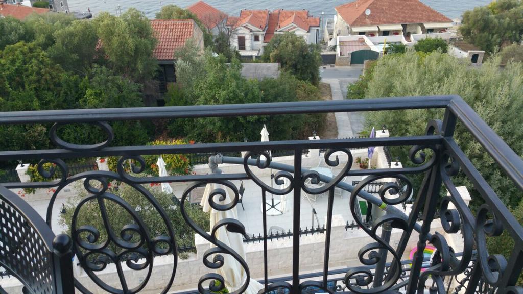 Villa Mare Apartments Tivat Eksteriør billede