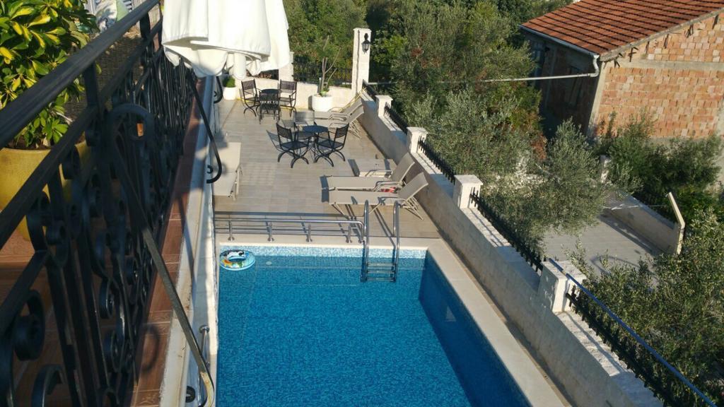 Villa Mare Apartments Tivat Eksteriør billede