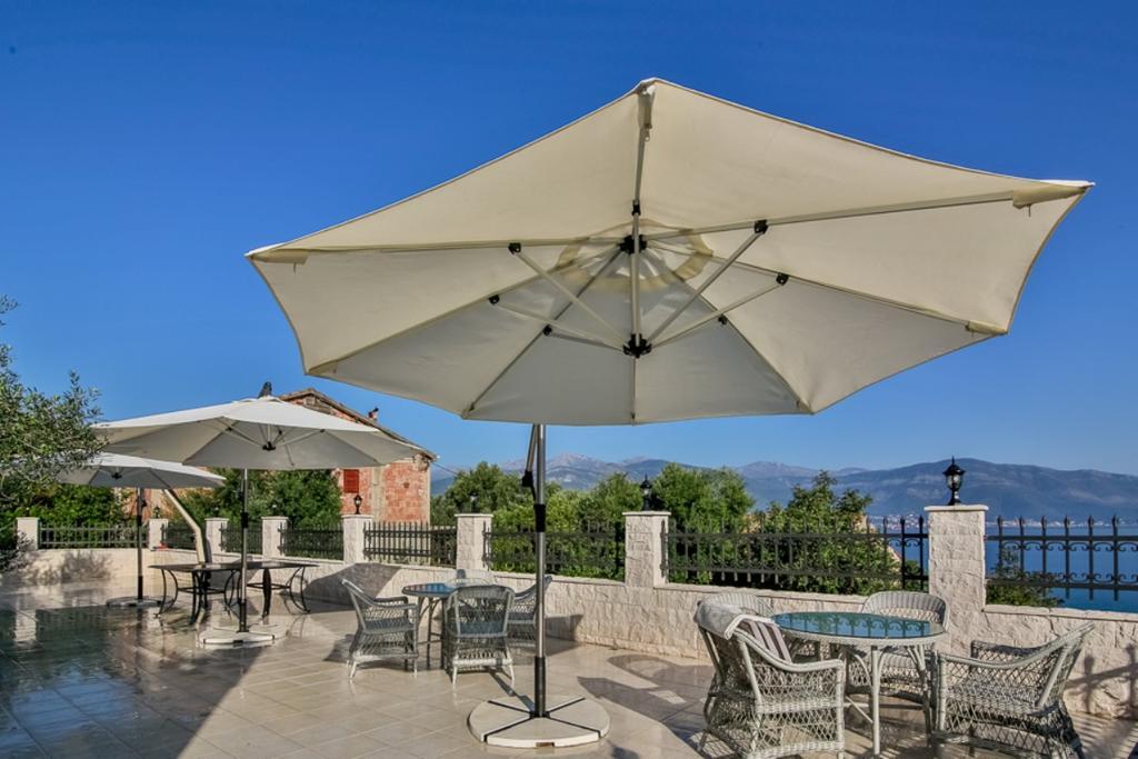Villa Mare Apartments Tivat Eksteriør billede
