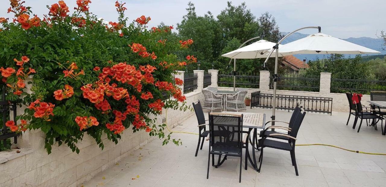 Villa Mare Apartments Tivat Eksteriør billede